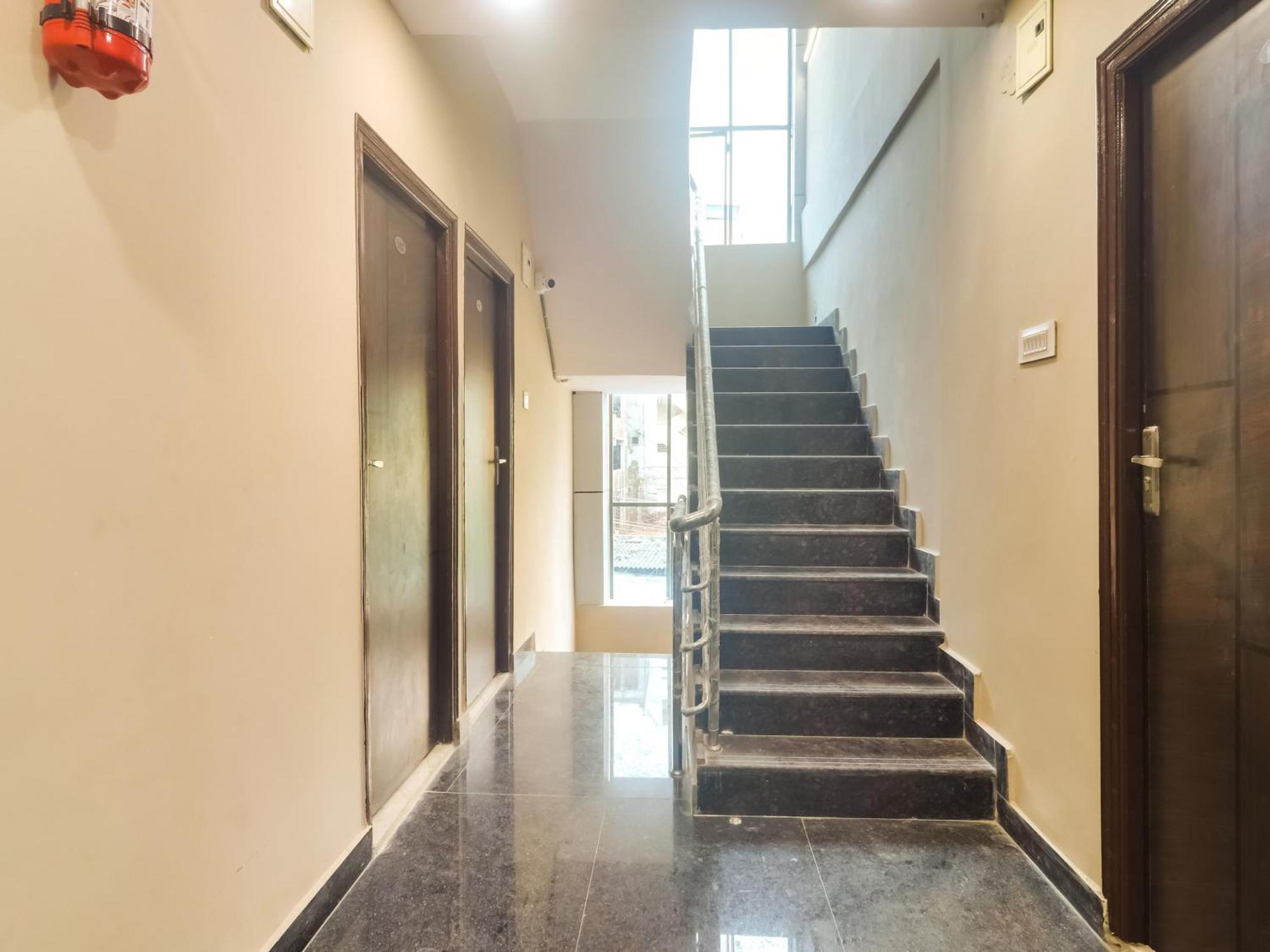 Hotel O Red Stone Hotels Hajdarabad Zewnętrze zdjęcie